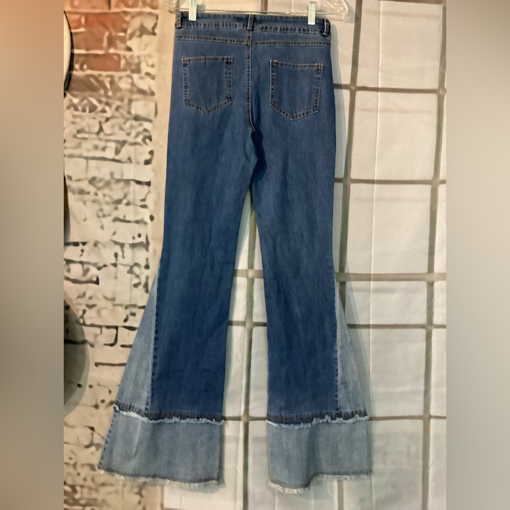 Classic Blue B Collection Retro Bell Bottom Jeans Sz Medium - Picture 4 of 11